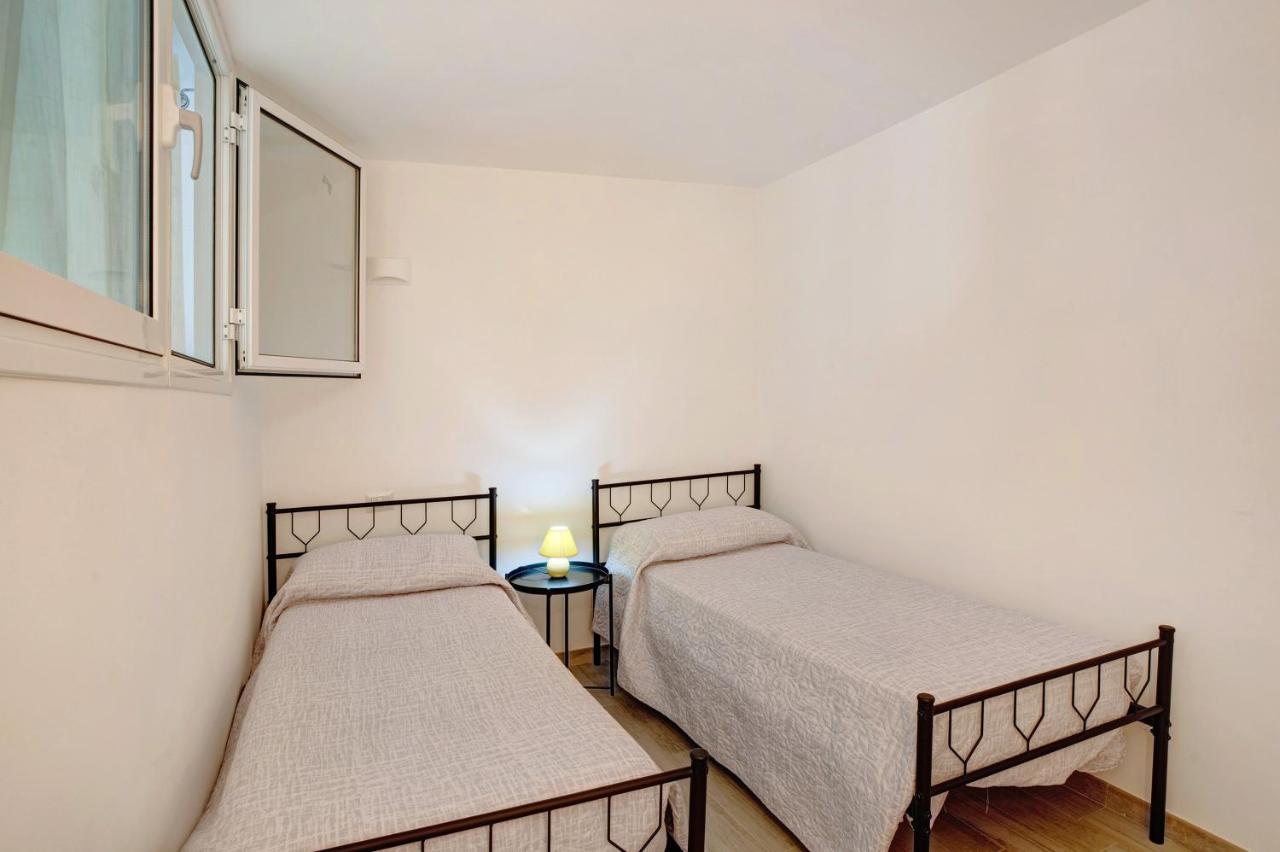 G House Dolceacqua Apartment ภายนอก รูปภาพ