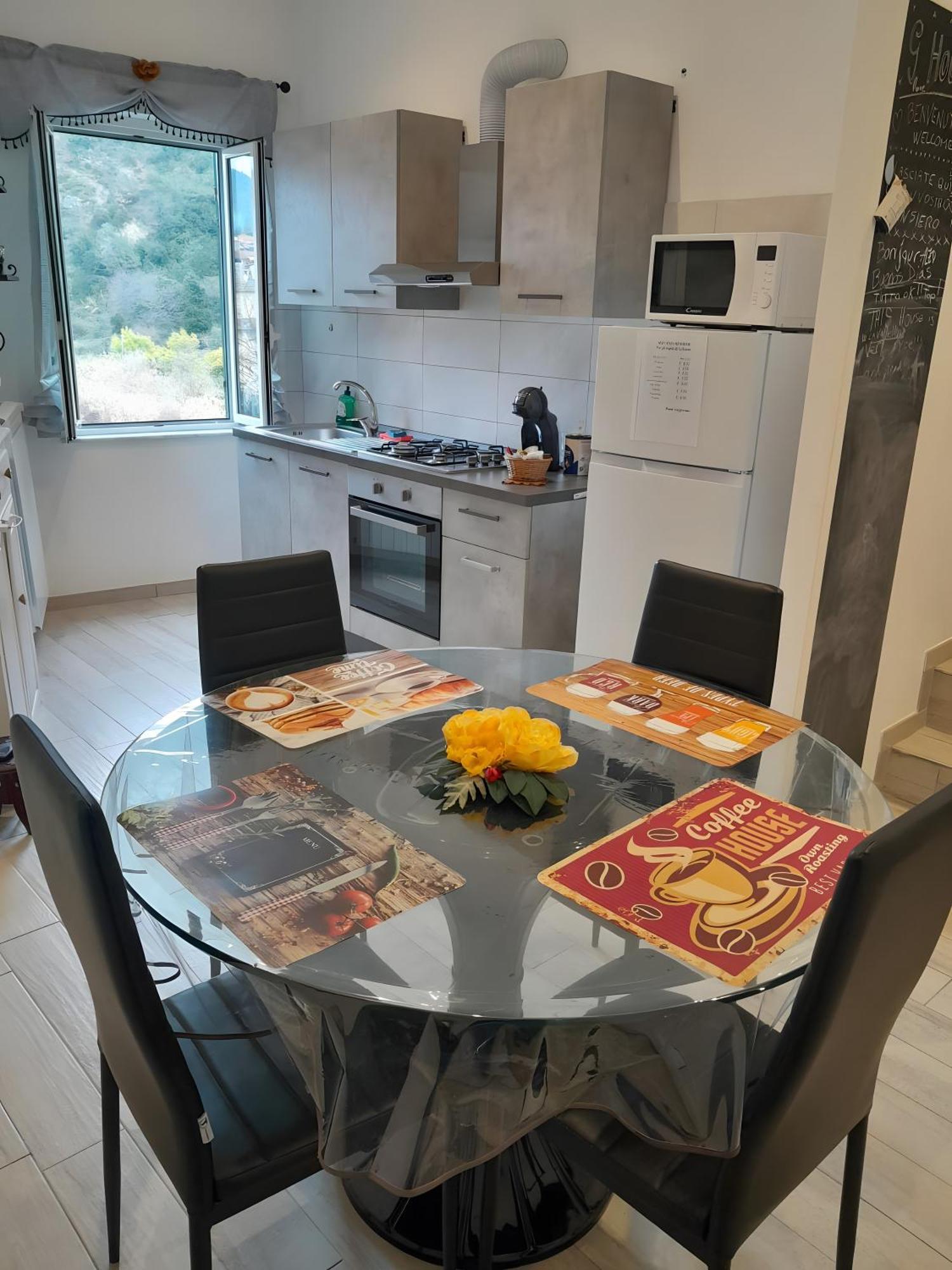 G House Dolceacqua Apartment ภายนอก รูปภาพ